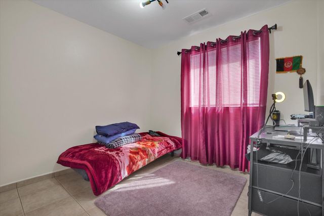 1227 Windsor Ct, Turlock, CA 95380