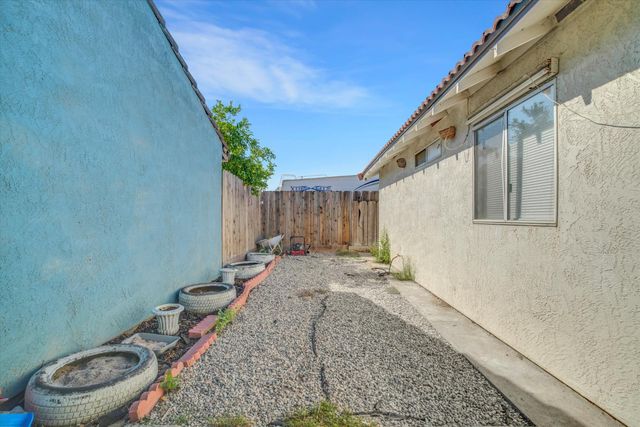 1227 Windsor Ct, Turlock, CA 95380