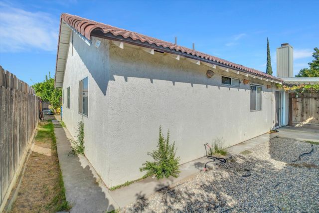 1227 Windsor Ct, Turlock, CA 95380