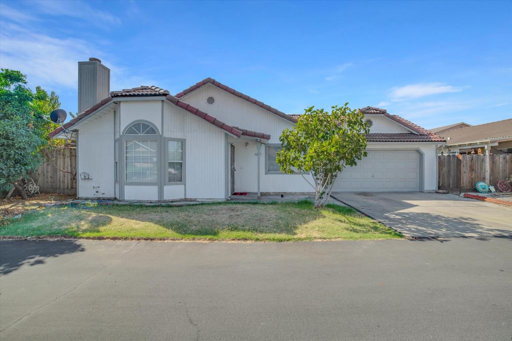 1227 Windsor Ct, Turlock, CA 95380