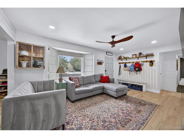 730 Newark St, Aurora, CO 80010