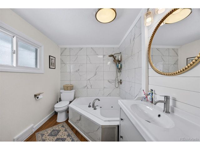 730 Newark St, Aurora, CO 80010