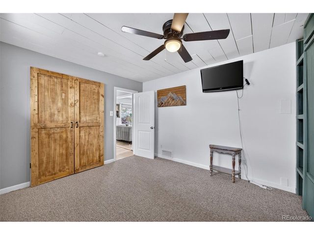 730 Newark St, Aurora, CO 80010