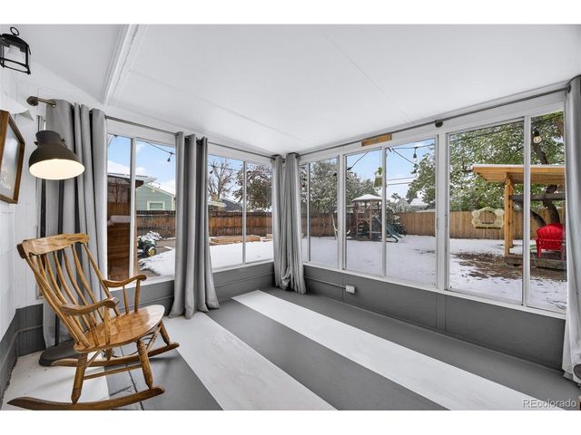 730 Newark St, Aurora, CO 80010