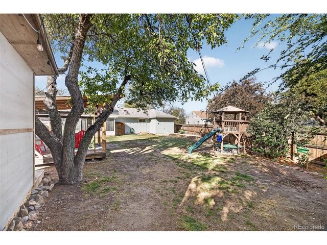 730 Newark St, Aurora, CO 80010