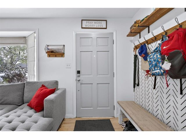 730 Newark St, Aurora, CO 80010