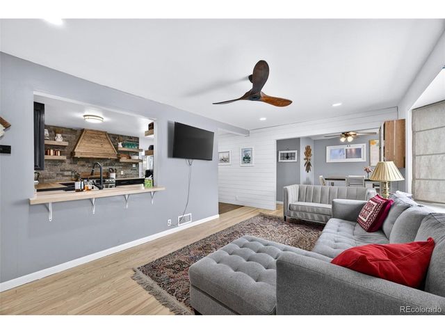 730 Newark St, Aurora, CO 80010