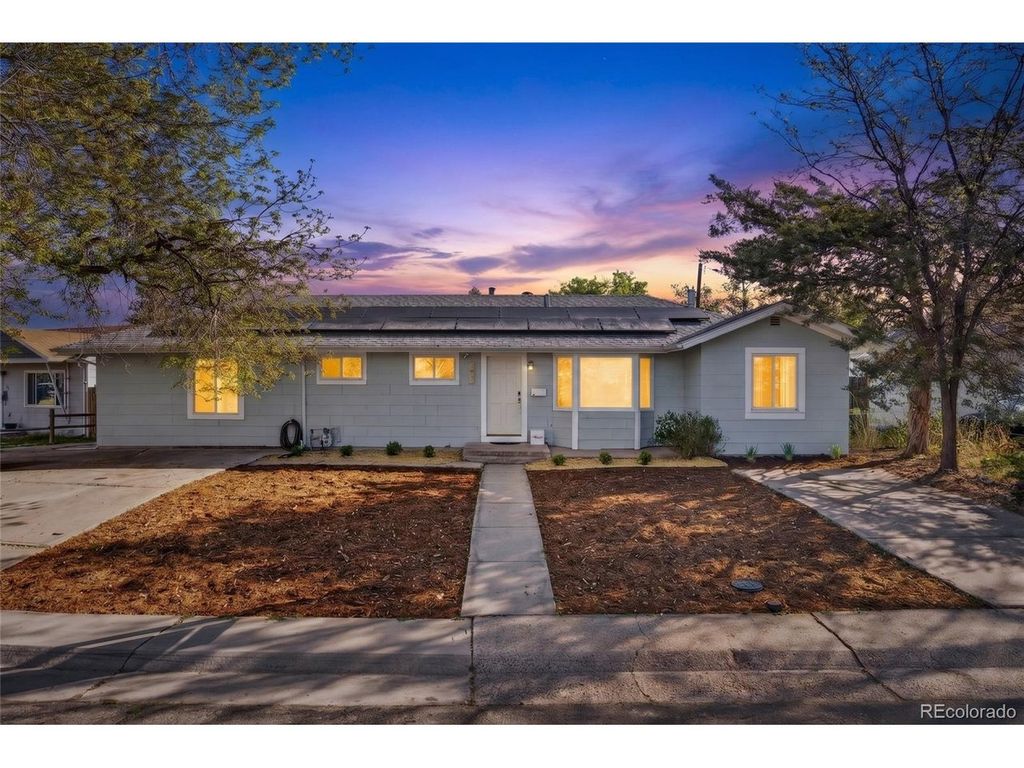 730 Newark St, Aurora, CO 80010