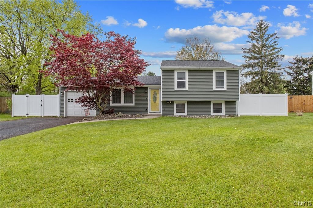 6020 Deer Springs Road, Cicero, NY 13039
