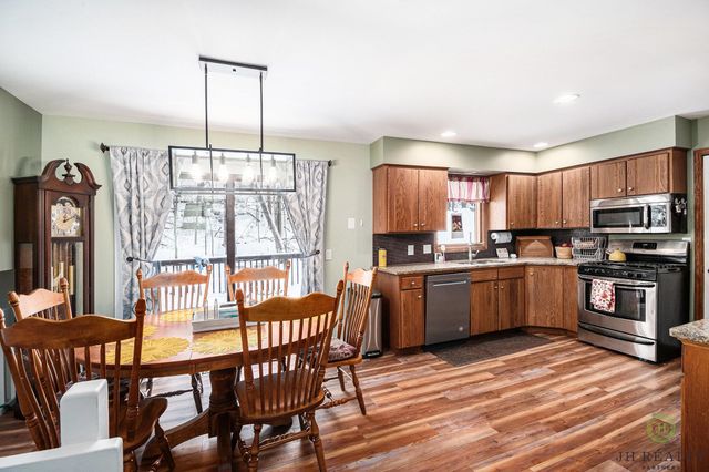 446 Adaway Avenue Se, Ada Twp, MI 49301