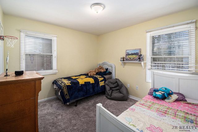 446 Adaway Avenue Se, Ada Twp, MI 49301