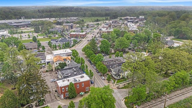 446 Adaway Avenue Se, Ada Twp, MI 49301