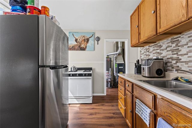 8436 Prospect Avenue, Warren, MI 48089