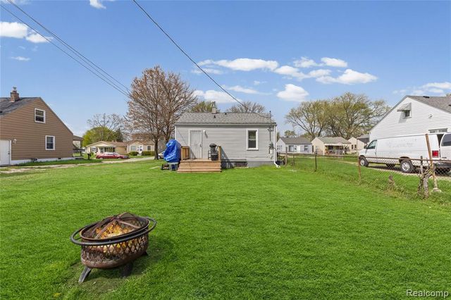 8436 Prospect Avenue, Warren, MI 48089