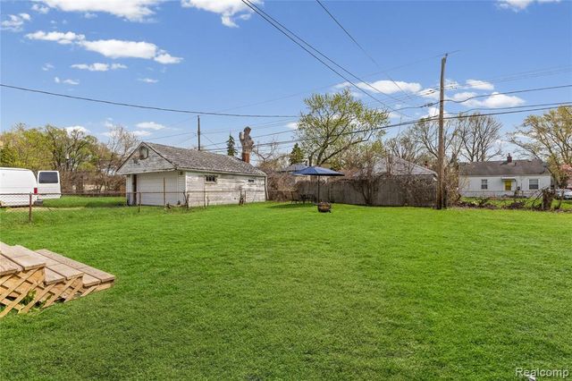 8436 Prospect Avenue, Warren, MI 48089