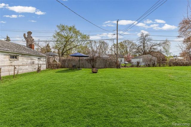 8436 Prospect Avenue, Warren, MI 48089