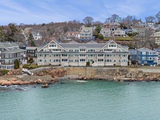 245 Humphrey St 205, Swampscott, MA 01907