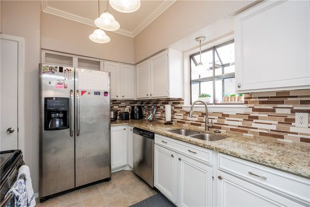 2705 Saint Joseph E, Corpus Christi, TX 78418