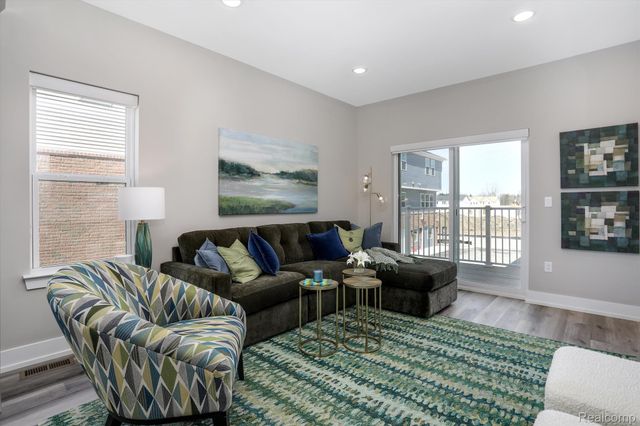 33080 Townhill Road 10, Farmington, MI 48336