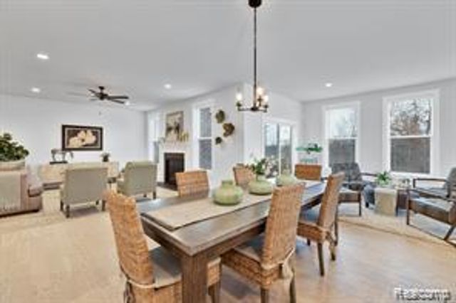 5506 Helmsdale Boulevard, West Bloomfield Charter Township, MI 48322