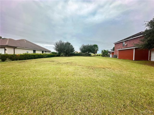 2221 Links Drive, Edinburg, TX 78542
