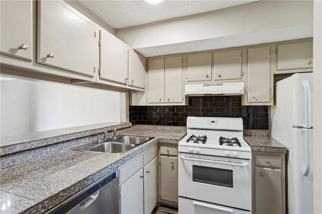 752 Barnes Mill Trace, Marietta, GA 30062