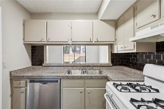 752 Barnes Mill Trace, Marietta, GA 30062