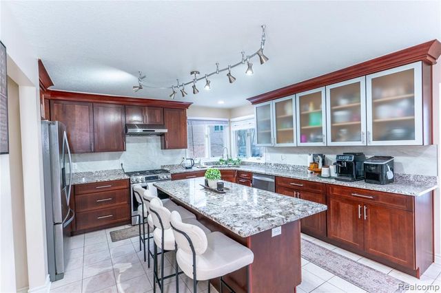 1753 Deer Path Trail, Oxford, MI 48371