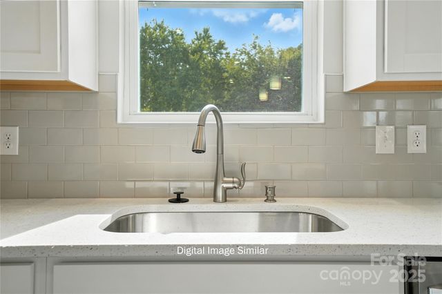 7024 Hodges Meadow Lane, Charlotte, NC 28213