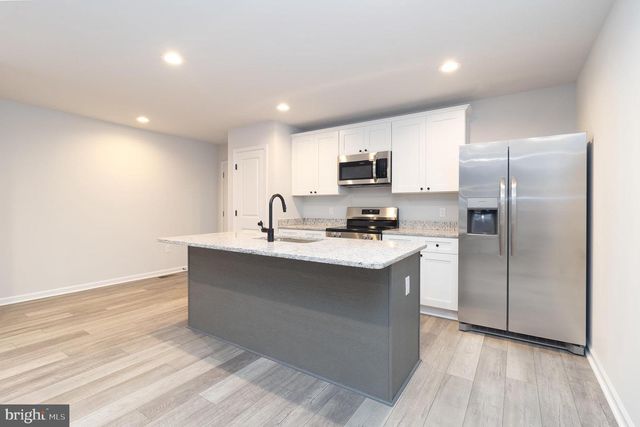 215 MANSFIELD ST, Fredericksburg, VA 22408