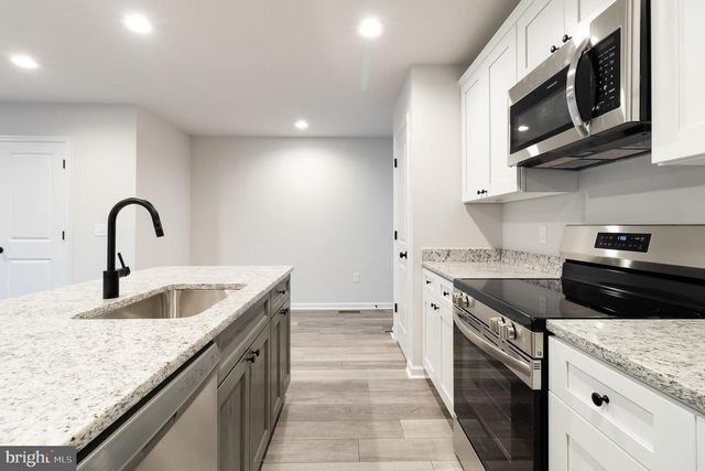 215 MANSFIELD ST, Fredericksburg, VA 22408