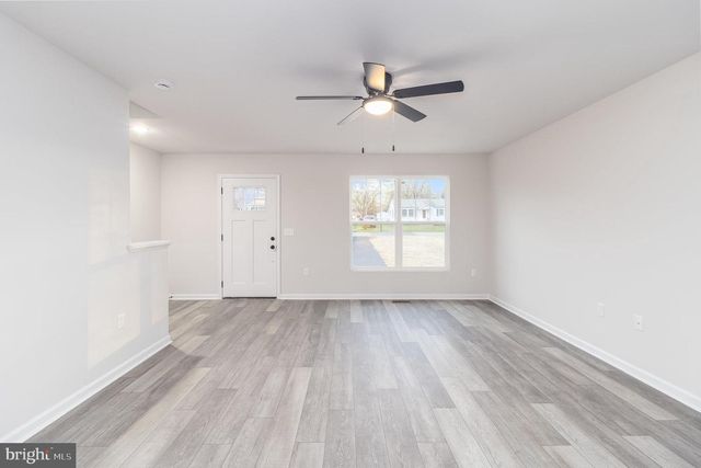 215 MANSFIELD ST, Fredericksburg, VA 22408