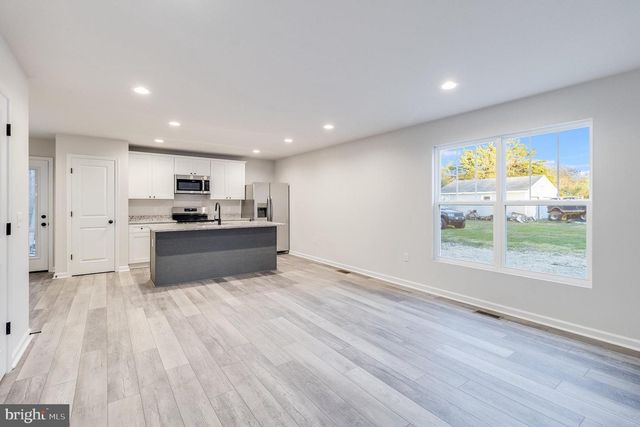 215 MANSFIELD ST, Fredericksburg, VA 22408