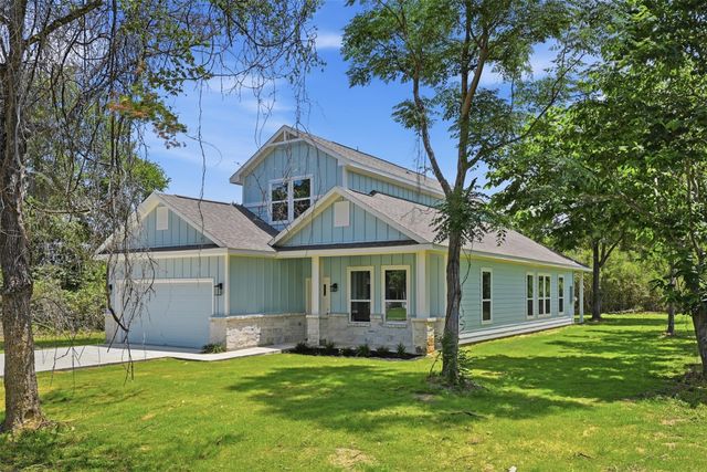 26652 White Pine Drive, Hempstead, TX 77445