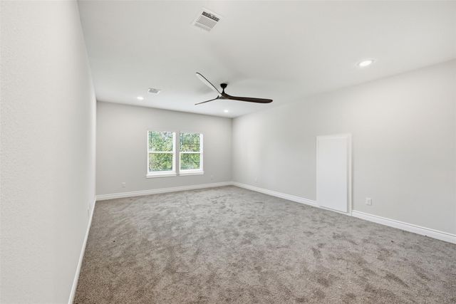 26652 White Pine Drive, Hempstead, TX 77445