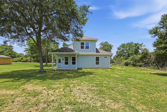 26652 White Pine Drive, Hempstead, TX 77445