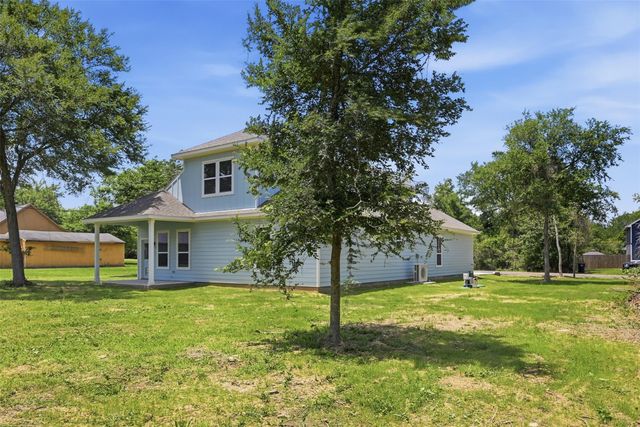 26652 White Pine Drive, Hempstead, TX 77445
