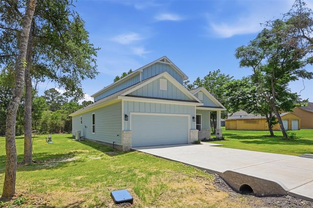 26652 White Pine Drive, Hempstead, TX 77445