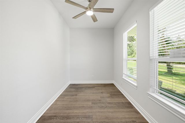 26652 White Pine Drive, Hempstead, TX 77445