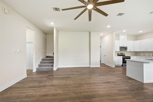26652 White Pine Drive, Hempstead, TX 77445