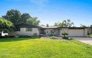 1208 E Grant St, Iron Mountain, MI 49801