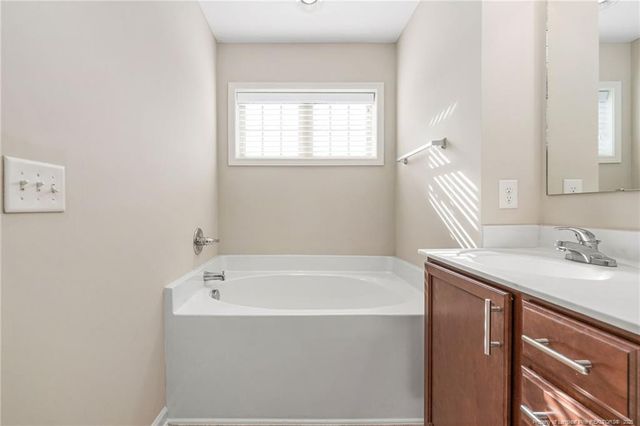 110 Summerseat Way, Bunnlevel, NC 28323