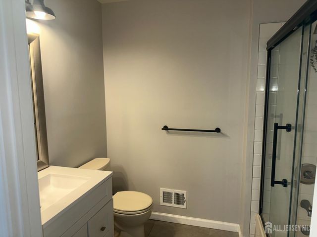 41 Brighton Way, North Brunswick, NJ 08902