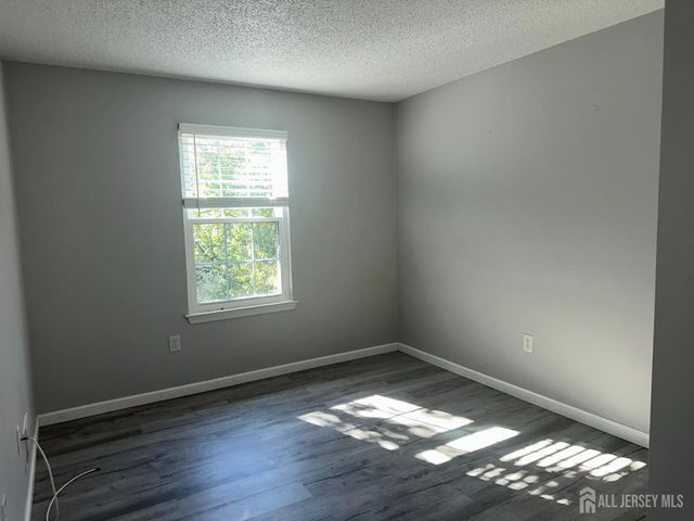 41 Brighton Way, North Brunswick, NJ 08902