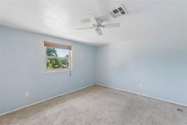 924 S Meadow Lane, Mustang, OK 73064