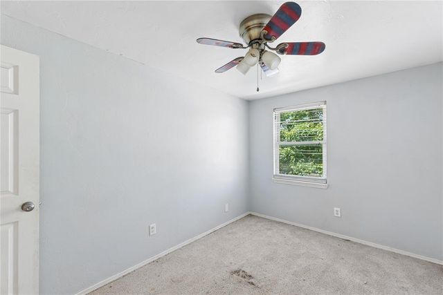 924 S Meadow Lane, Mustang, OK 73064