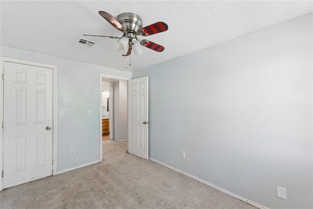 924 S Meadow Lane, Mustang, OK 73064