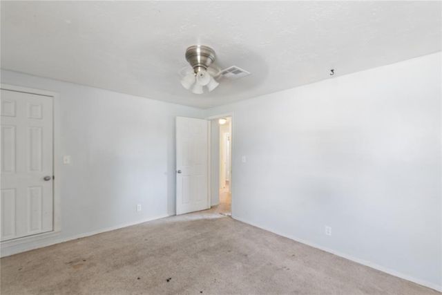 924 S Meadow Lane, Mustang, OK 73064