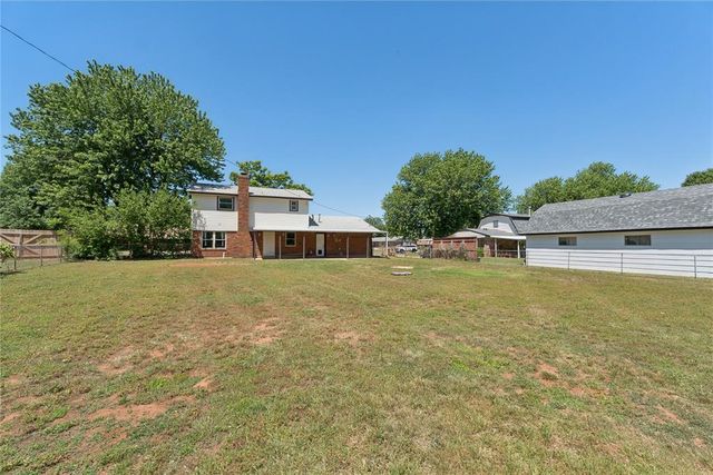 924 S Meadow Lane, Mustang, OK 73064