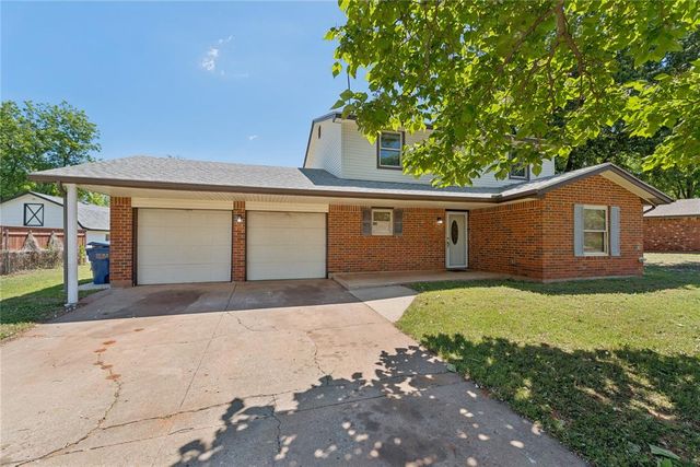 924 S Meadow Lane, Mustang, OK 73064